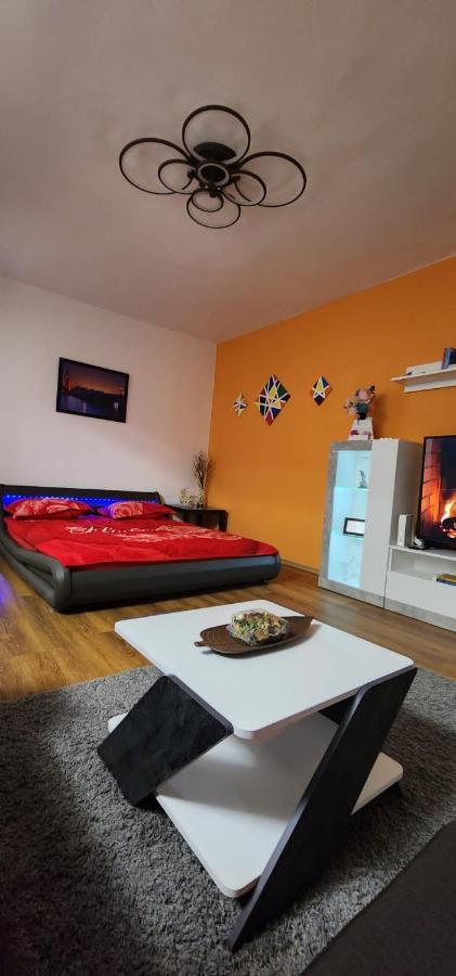 Crisshome1 Bucarest Esterno foto